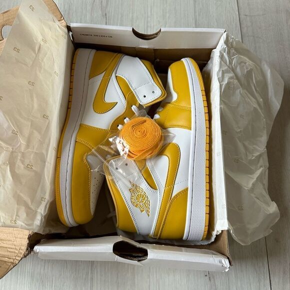 Air Jordan 1 Mid Pollen White Yellow Size 8 &‎ 1/2 in yellow and white NWT - Picture 12 of 12